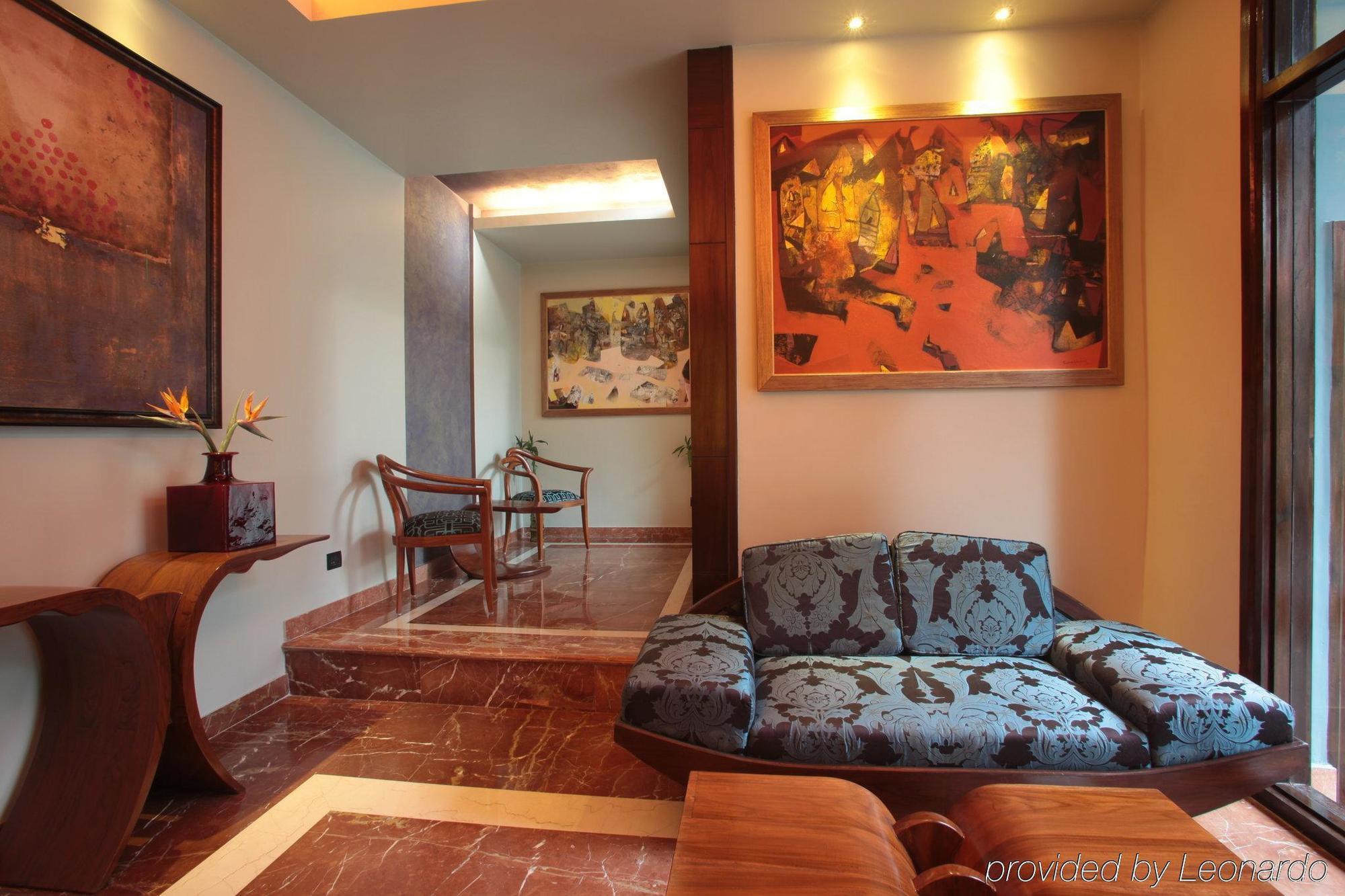 Justa Mg Road Hotel Bangalore Interior photo