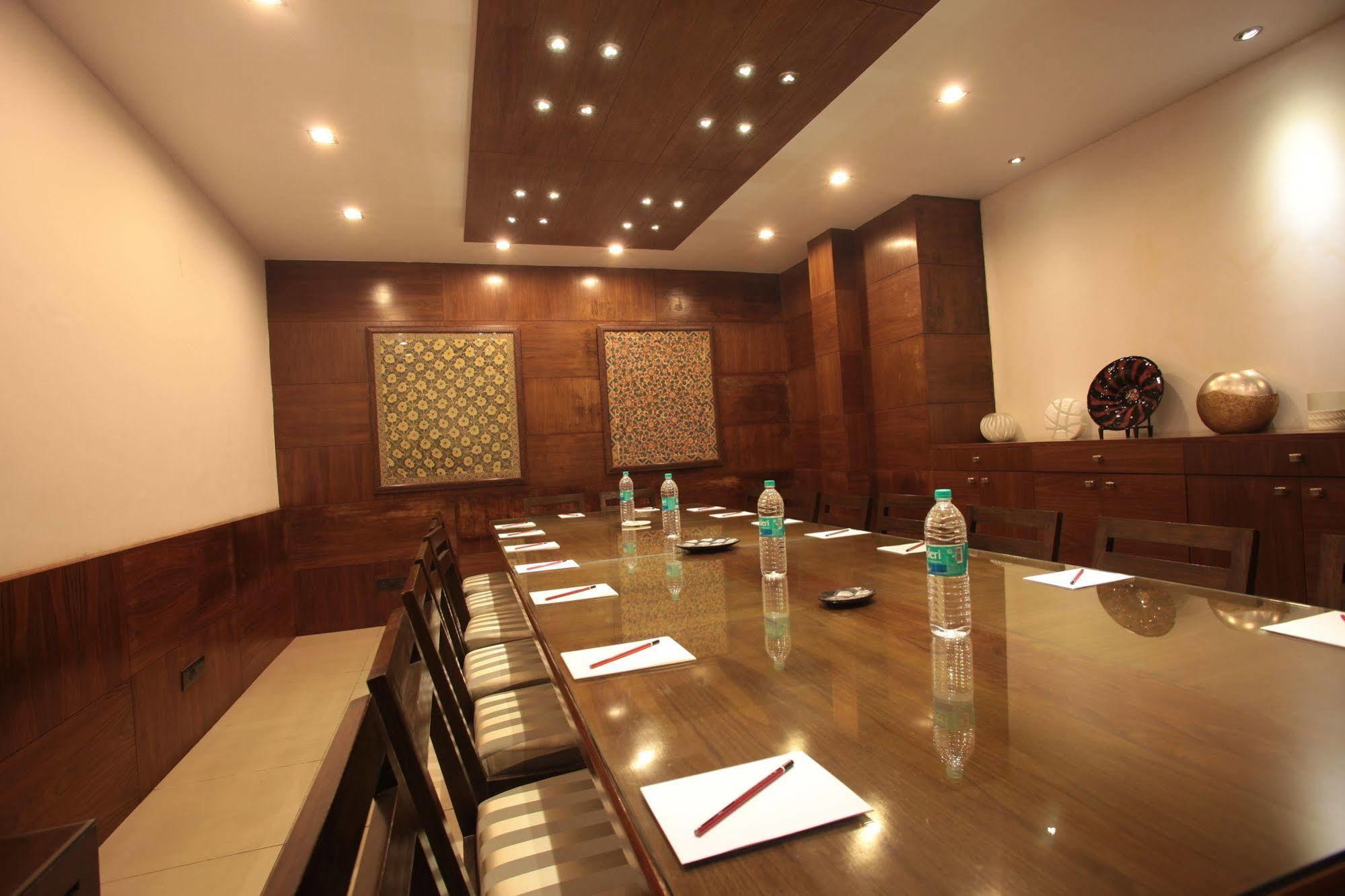 Justa Mg Road Hotel Bangalore Exterior photo